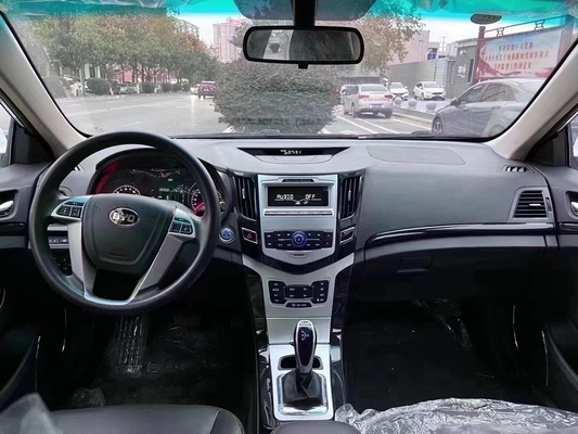 2019 BYD E5 450 400KM EV Αυτοκίνητο 0KM για μεταπώληση Μέγιστη ταχύτητα 130KM / h 4 πόρτες 5Καθόνες Πολύ απόθεμα