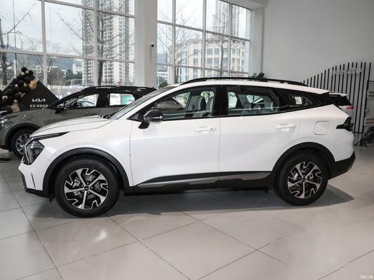 2023 Kia Sportage SUV με φυσικό αέριο / βενζίνη Αυτοκίνητο μπροστινό δίσκο πίσω δίσκο σύστημα πέδησης και μεταλλική στέγη ράκ