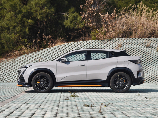 2023 Αριστερό τιμόνι Τσανγκάν UNI-T 1.5T Sport Flagship Compact SUV με Πανοραμική Ηλιακή Οροφή
