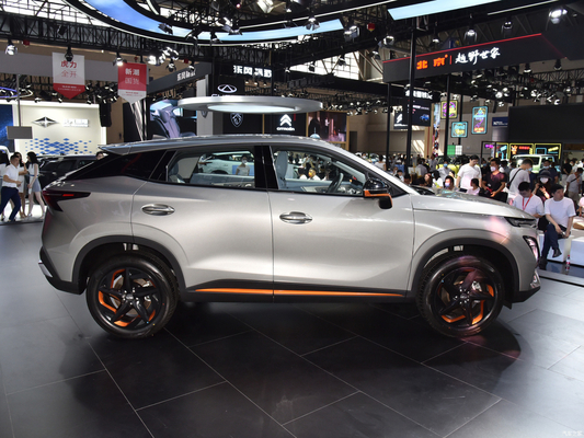 4400*1830*1588mm 2022 2023 Σύνθετο βενζινοκίνητο SUV 1.6T 197 HP 7 DCT Chery Omoda C5 5 Αυτοκίνητα