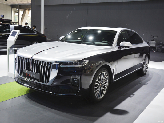 Εφοδιασμένο με ESC Hongqi H9 2.0T Sedan Ηλεκτρικός καθρέφτης οπίσθιας θέσης και για βέλτιστη οδήγηση