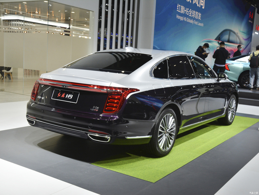Εφοδιασμένο με ESC Hongqi H9 2.0T Sedan Ηλεκτρικός καθρέφτης οπίσθιας θέσης και για βέλτιστη οδήγηση