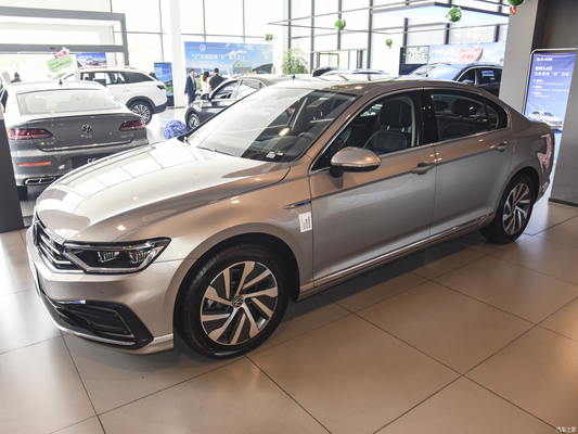 116KW Συνολική ισχύς κινητήρα 2022 Magotan Plug-in Hybrid GTE Luxury 4-door 5-seater οχήμα