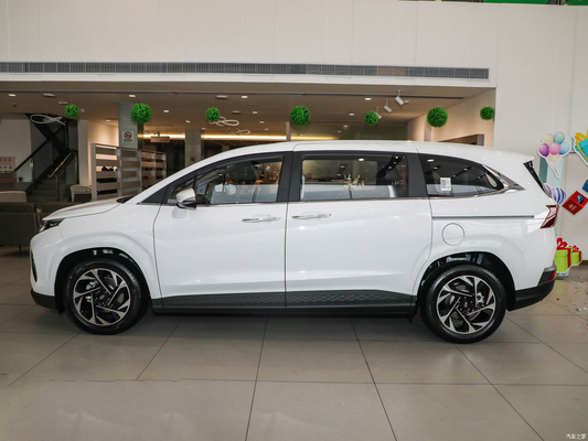 2022 Αριστερό τιμόνι 207T GDi 5 πόρτες 7 θέσεις MPV Βενζινοκίνητο αυτοκίνητο με σύστημα ψυχαγωγίας αυτοκινήτου