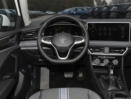 2023 Volkswagen Sagitar 300TSI DSG Leap έκδοση Σεντάν με πίσω κάμερα και αυτόματο κλιματισμό