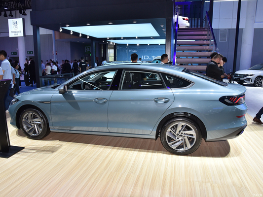 Euro VI Emission Standard 2024 Volkswagen Lamando L 200TSI DSG Τρέντυ έκδοση Hatchback