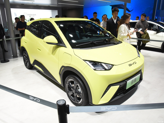 55KW Συνολική ισχύς κινητήρα BYD Seagull Flying Auto Electrico EV Ηλεκτρικό αυτοκίνητο 405km CLTC