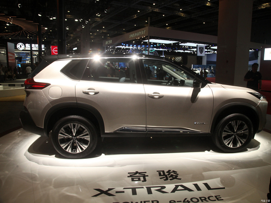 Υβριδικό καύσιμο Nissan X-trail E-power 2023 Αυτοκίνητο Βενζίνη Ηλεκτρική κίνηση Διπλός κινητήρας 4x4 ABS SUV