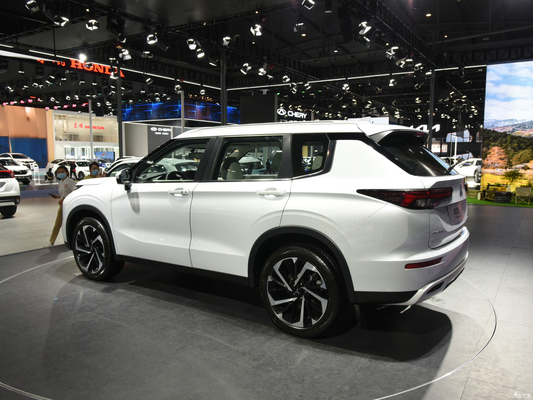 Ηλεκτρικό σύστημα διεύθυνσης 2023 Mitsubishi Outlander 1.5T τετρακίνητο SUV Zunyao