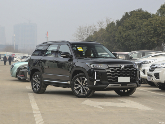 Μπροϊνή ανάρτηση Macpherson 2023 Chang'an CS95 Plus 2.0T 2WD πολυτελές SUV 5 θυρών 7 θέσεων