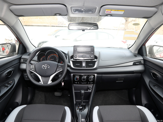 Το 2022 Toyota YARiS L 1.5L χειροκίνητο κλιματιστικό leading PLUS μικρό SUV 4 θυρών 5 θέσεων