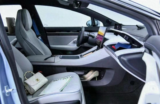 210 KM/h Μέγιστη ταχύτητα Huawei Chery LUXEED S7 Electric Auto Sedan 4 πόρτες 5 θέσεις Υβριδικό