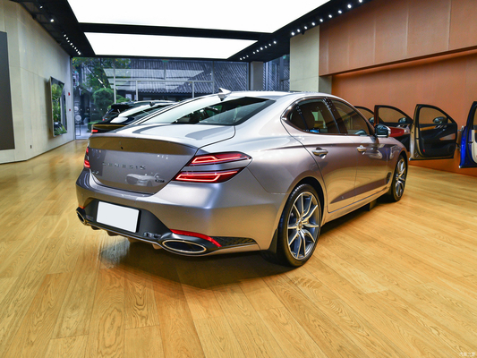 Δερμάτινα καθίσματα και Euro VI Standard Genesis G702023 2.0T με κινητήρα