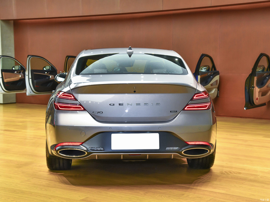 Δερμάτινα καθίσματα και Euro VI Standard Genesis G702023 2.0T με κινητήρα