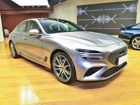 Δερμάτινα καθίσματα και Euro VI Standard Genesis G702023 2.0T με κινητήρα