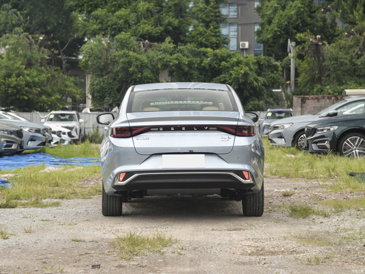 Geely Emgrand L HiP Υβριδικό 5 θέσεων Sedan 100KM Ηλεκτρική αυτονομία Αριστερή οδήγηση 5 θέσεις