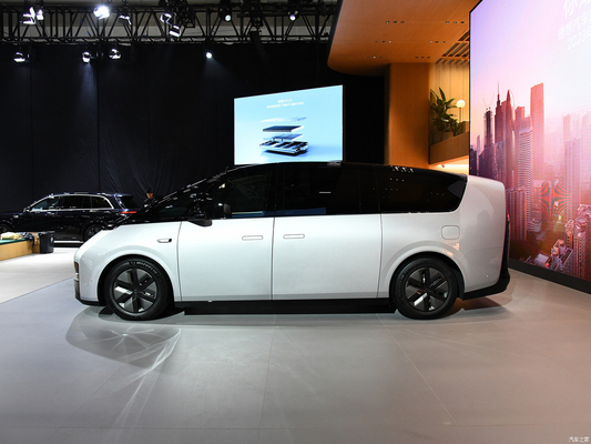 2023 MAX MPV Li Mega Auto EVC αυτοκίνητο με συνολική ισχύ κινητήρα 400KW και εμβέλεια CLTC 700KM