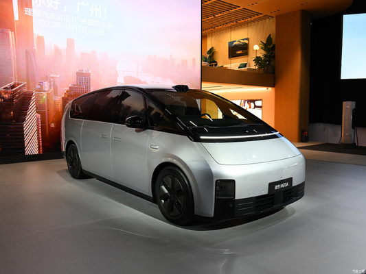 2023 MAX MPV Li Mega Auto EVC αυτοκίνητο με συνολική ισχύ κινητήρα 400KW και εμβέλεια CLTC 700KM