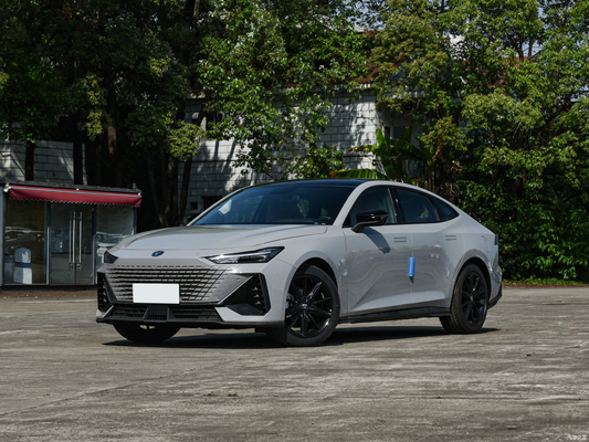 2023 Changan Uni-v 1.5T Hatchback Βενζινοκίνητο Σεντάν με ρυθμιστικό ρυθμό ACC ως εικόνα