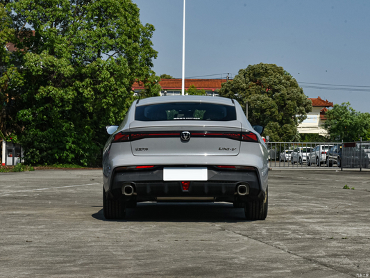 2023 Changan Uni-v 1.5T Hatchback Βενζινοκίνητο Σεντάν με ρυθμιστικό ρυθμό ACC ως εικόνα