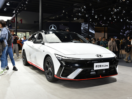 2023 Hyundai Elantra 1.5L CVT LUX Sedan Ο τέλειος συνδυασμός απόδοσης και επιδόσεων