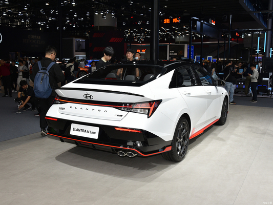 2023 Hyundai Elantra 1.5L CVT LUX Sedan Ο τέλειος συνδυασμός απόδοσης και επιδόσεων