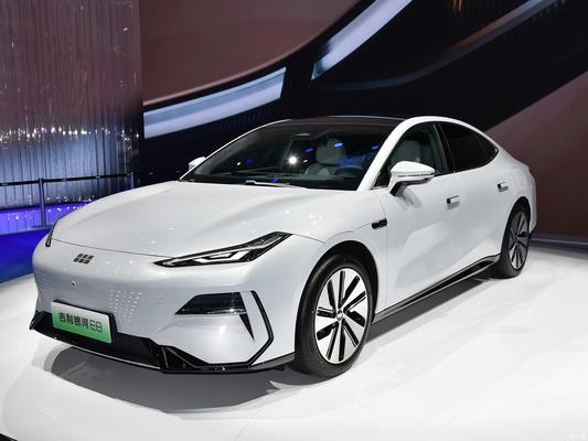 Ενέργεια Ηλεκτρική Geely Galaxy E8 αυτοκίνητο 4 πόρτες 5 θέσεις με 200KW ισχύ και ευρύχωρο εσωτερικό