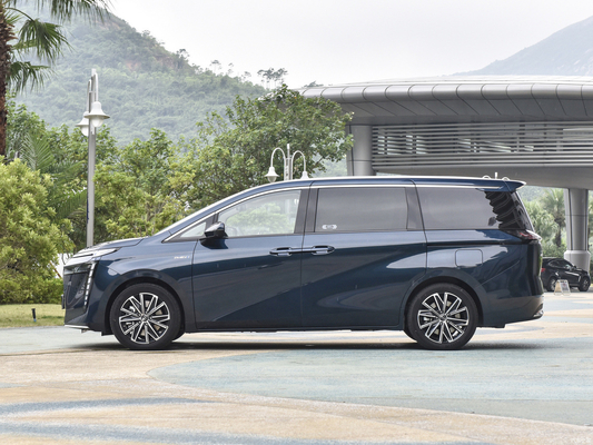 5 θυρών 7 θέσεων μεσαίου μεγέθους MPV Trumpchi E8 Max PHEV Υβριδικό όχημα με εμβέλεια 150 km