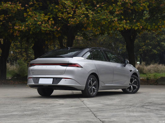 Μέγιστη ταχύτητα 170 χλμ 2023 Xpeng P5 500 Ενεργειακό όχημα με δομή σώματος 4 θυρών 5 θέσεων