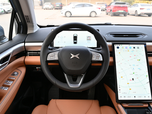 Μέγιστη ταχύτητα 170 χλμ 2023 Xpeng P5 500 Ενεργειακό όχημα με δομή σώματος 4 θυρών 5 θέσεων