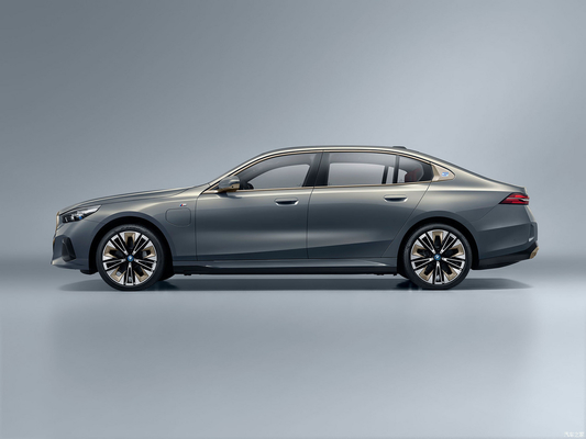 2024 BMW i5 eDrive 35L M Sports Package 567 χλμ. Ακαθαρή ηλεκτρική κρουαζιέρα