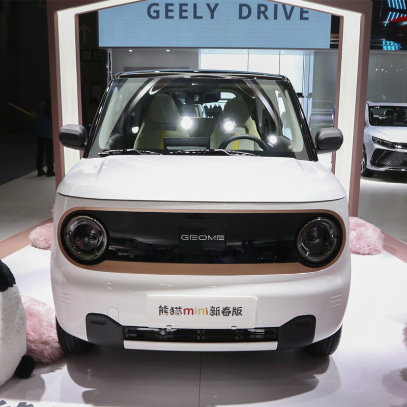Έτοιμος για αποστολή 2022 Geely Panda Mini EV 4 θέσεις καθαρό ηλεκτρικό αυτοκίνητο 120km / 200km εμβέλεια