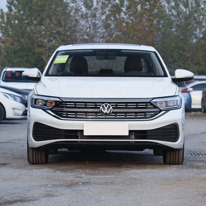 2023 Volkswagen Sagitar 300TSI DSG Leap έκδοση Σεντάν με πίσω κάμερα και αυτόματο κλιματισμό